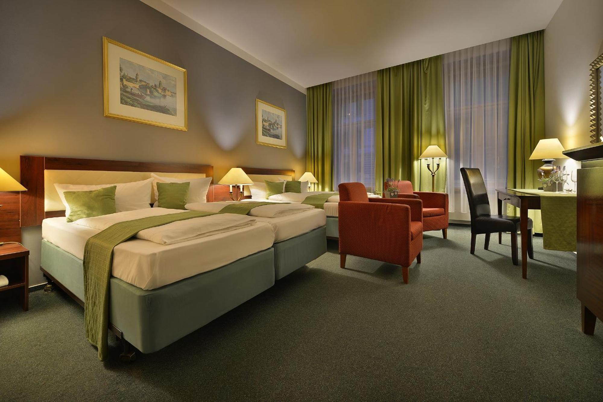 Prague Season Hotel Bagian luar foto
